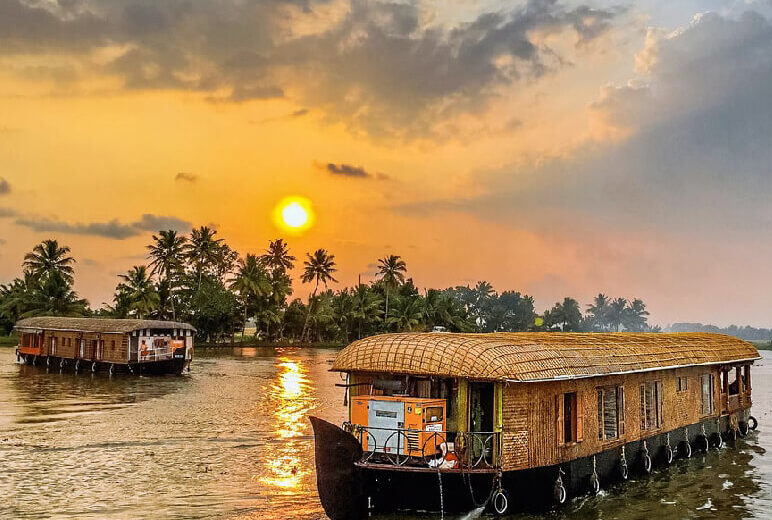 Tamilnadu Ooty-Kodaikanal-Thekkady-Munnar  7N8D